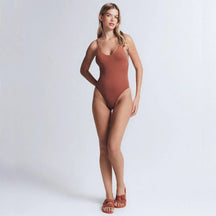 Maiô Timeless Deep Cut