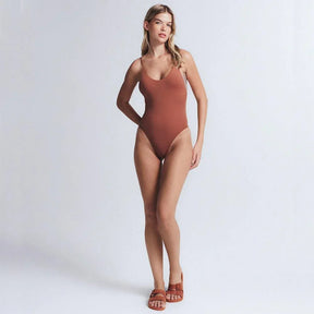 Maiô Timeless Deep Cut